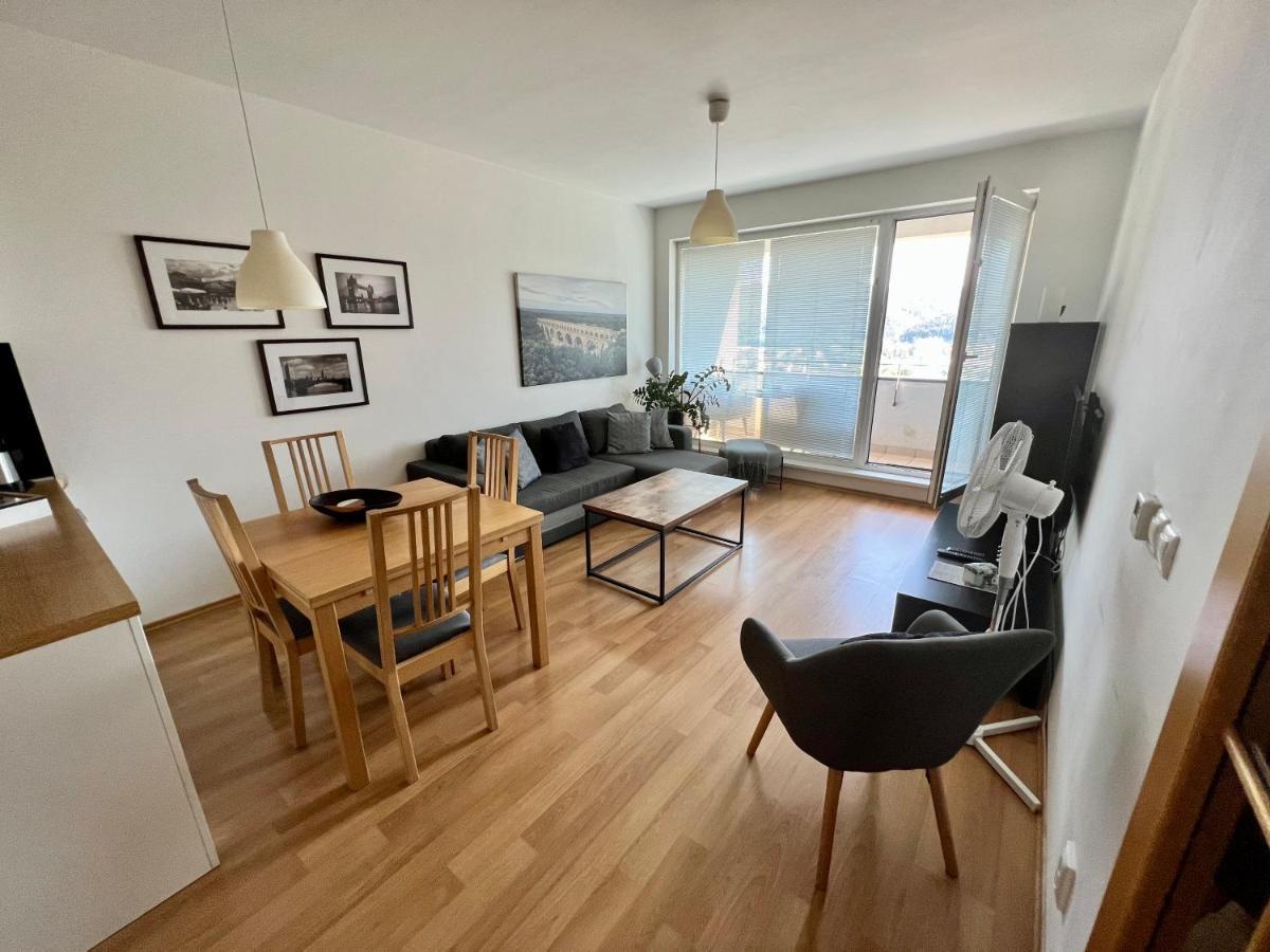 Bl City View Apartment, 24Hr Self Check-In, Free Private Parking, Panoramic View From Balcony, 5-Minute Walk To City Centre Bańska Bystrzyca Zewnętrze zdjęcie