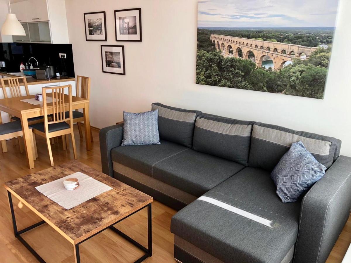 Bl City View Apartment, 24Hr Self Check-In, Free Private Parking, Panoramic View From Balcony, 5-Minute Walk To City Centre Bańska Bystrzyca Zewnętrze zdjęcie
